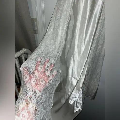 Flora Nikrooz Vintage Ivory Satin & Lace Slip Dress – Size Medium