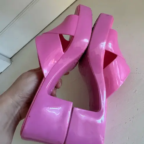 Jeffrey Campbell  Bubblegum platform sandals in pink size 10