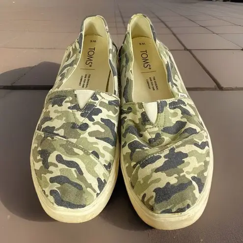 Toms Shoes Womens 6 Casual Slip On Flats Comfort Camo Print 10016779 Gray Fabric Green