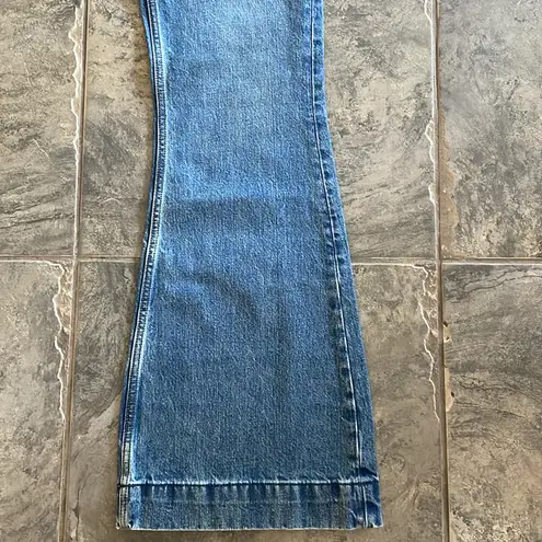 RE/DONE New! 70s Low Rise
Bell Bottom Jeans in Clean Moon Stoned Sz 26
