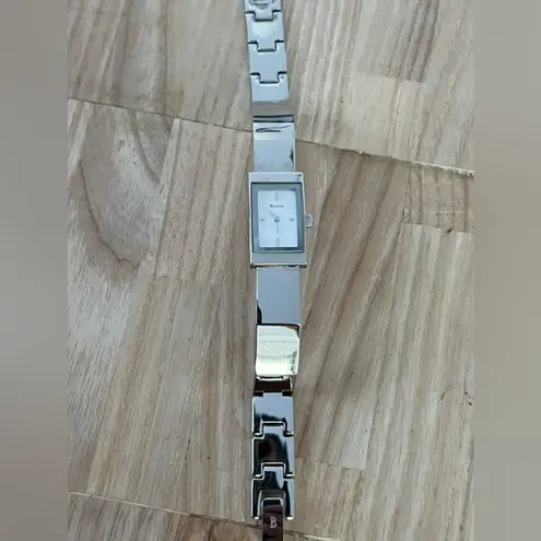 Bulova Vintage Ladies Watch Original Box Stainless Bracelet Beautiful White Dial