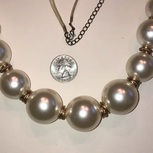 Chunky Gold Tone Faux Pearl Retro Boho Necklace White