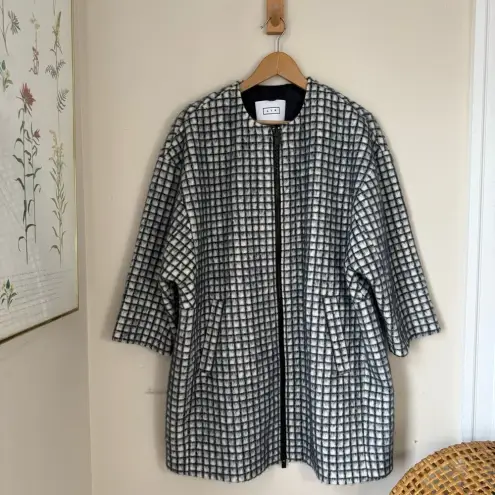 AYR  Mohair Wool Houndstooth print‎ White and Navy Coat Size Large