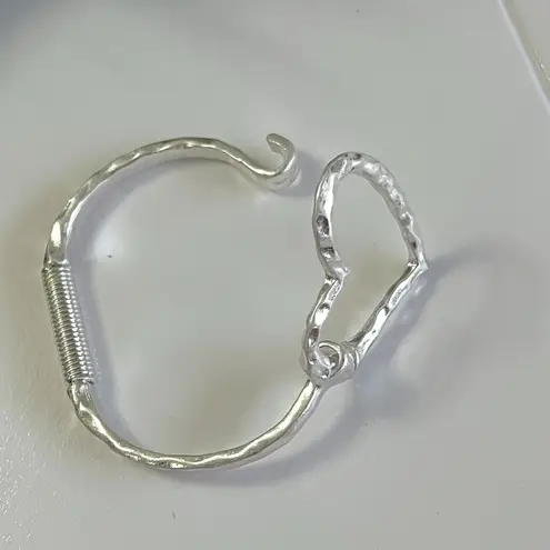 Silver Plated hammered Heart cuff bracelet bangle Stainles Steel Womens jewelry