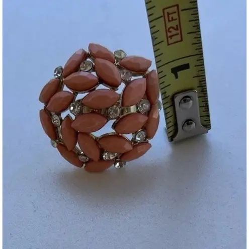 Vintage Gold Tone Coral Pink Peach Lucite Cabochon Ring stones Women’s Sz 8”