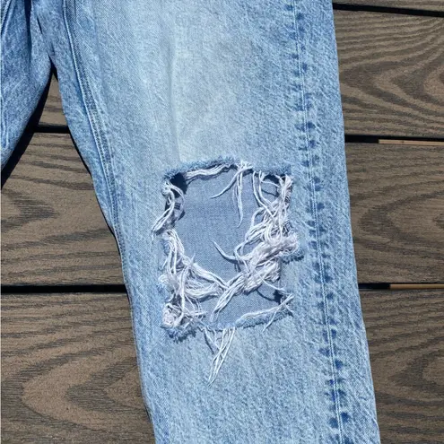 American Eagle  Mom Jean Size 10 Light Wash Distressed