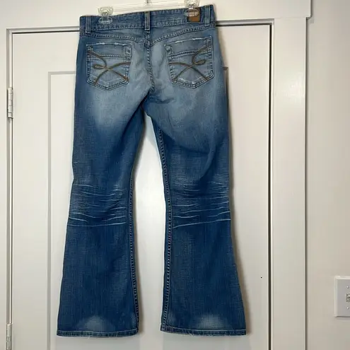BKE Blue Flare Wide Leg Jeans with Classic Denim Style size 32x29 1/2.