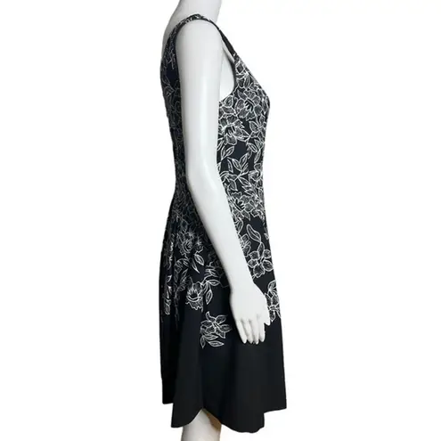 Ralph Lauren Lauren  Dress Womens 4 Black White Fit & Flare Dark Floral Flowers