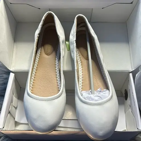 Dream Paris Dream Pairs White Ballet Flats Size 7