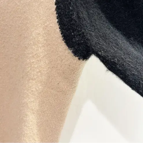 On Trend Cream and Black Turtleneck Sweater Tan Size M - Image 9