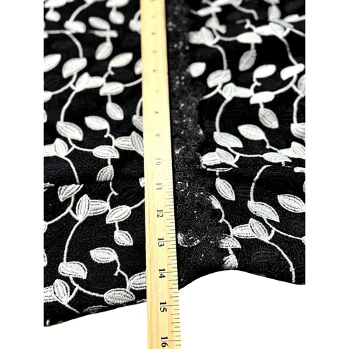 NEW SHANI Black White Lace Floral Cocktail Dress M Womens Elegant Party Wedding Size 4