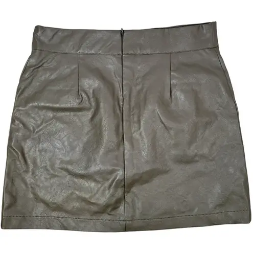 TRUTH by REPUBLIC Faux Leather Cargo Mini Skirt Moss Size 6 NWT Gray