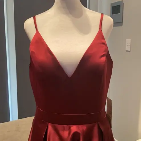 Women’s Burgundy Short Prom Party Dress NWT Medium