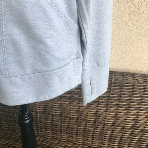 Zelos Activewear Womens Sweatshirt Size Medium Gray Slouchy Pockets Thumbholes