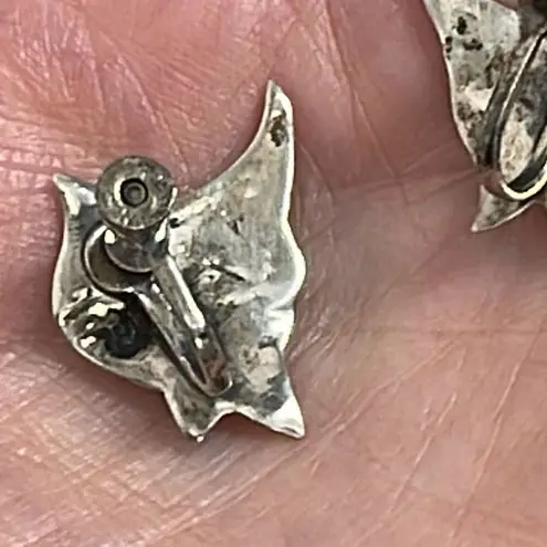 Vintage handmade sterling silver Cala Lily screwback earrings