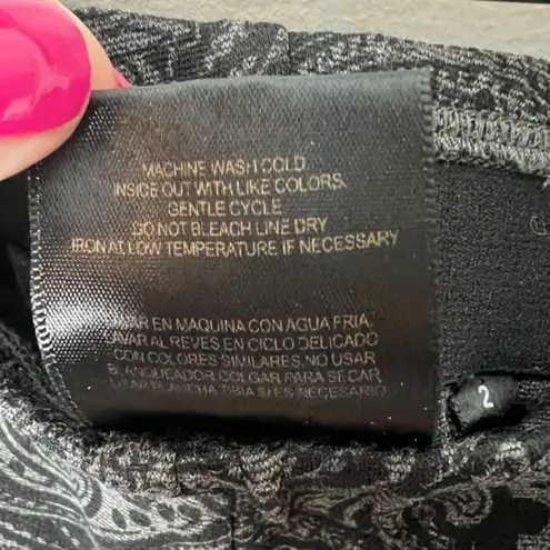 MiracleSuit M Miracle body by black paisley shaping pull on leggings size 2