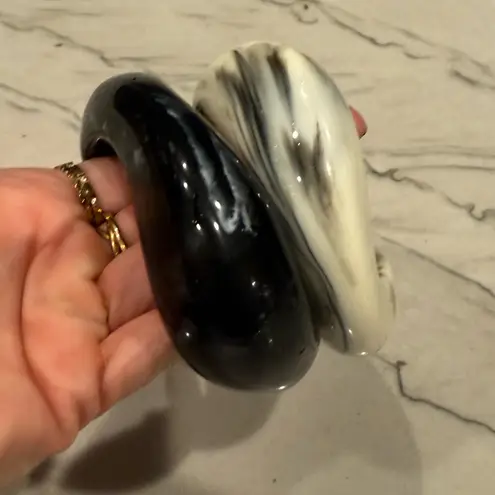 2 Vintage Black White Smoky Swirl Chunky Modernist Enamel Resin Bangle Bracelets