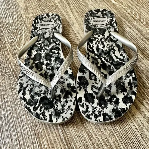 Havaianas grey leopard print flip flops