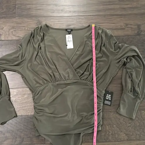 EXPRESS NWT Expresss Skinming Surplice Long Sleeve Bodysuit Sz M