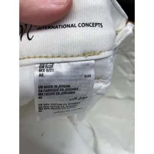 INC International Concepts Straight Jeans Womens 6/28 White Denim Mid Rise B61 Size 26