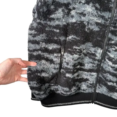 Athleta  Tugga Sherpa Jacket Full Zip Fog Camp Black Camo Womens Plus Size 1x thumbnail 4