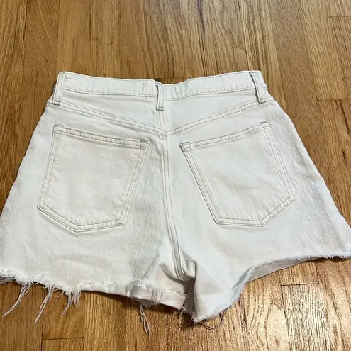 Abercrombie & Fitch  Curve Love Creme The 4" Mom Short High Rise Sz 6/28