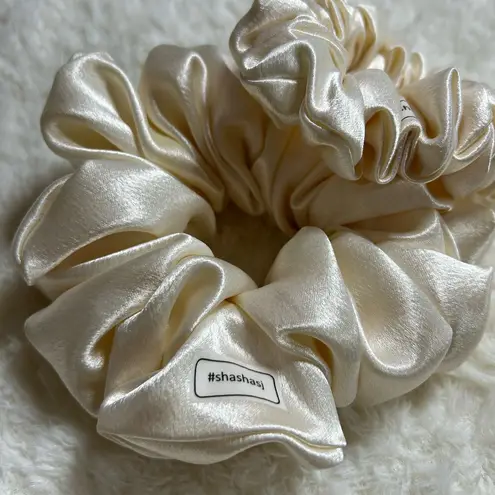 Scrunchies cream silk satin large and medium (2pcs) White