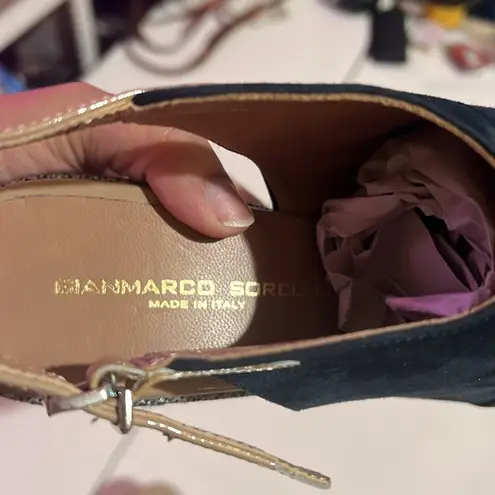 Gianvito Rossi Gianmarco Sorelli Navy and Tan Wedge Sandals
Made in Italy size 39