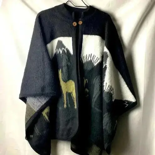 UNBRANDED WO ONE SIZE FITS MOST OVERSIZED CAPE BUTTON CLOSURE MOUNTAIN DESIGN Black