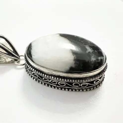 925 Sterling Silver White buffalo Turquoise Necklace Womens Gemstone Jewelry Black