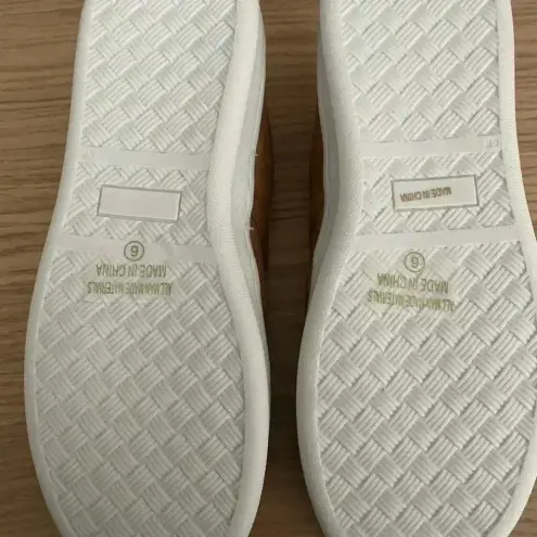 Chase and Chloe 🆕 Nude Slip-On Sneaker 6🆕