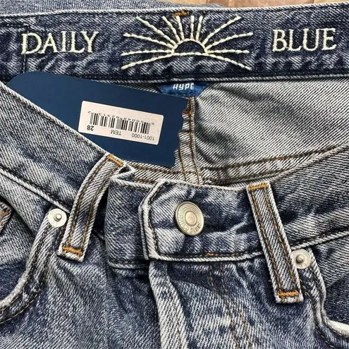 NWT Daily Blue Women's Hype Cropped Jeans Size 28 Medium Wash Distressed Denim