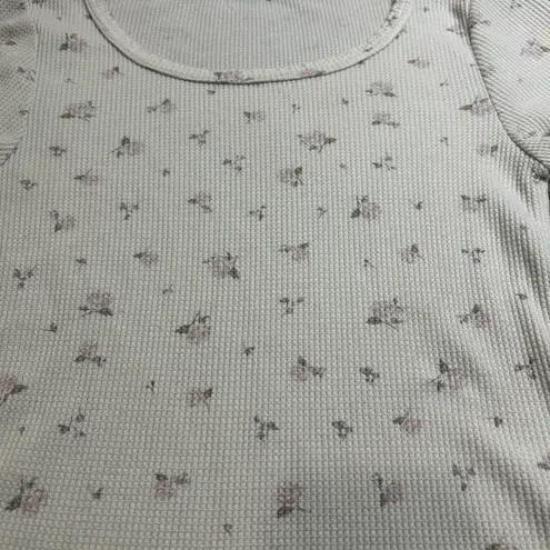 Sage + Stone Juniors XS Floral Waffle Knit Cropped Short Sleeve Top White