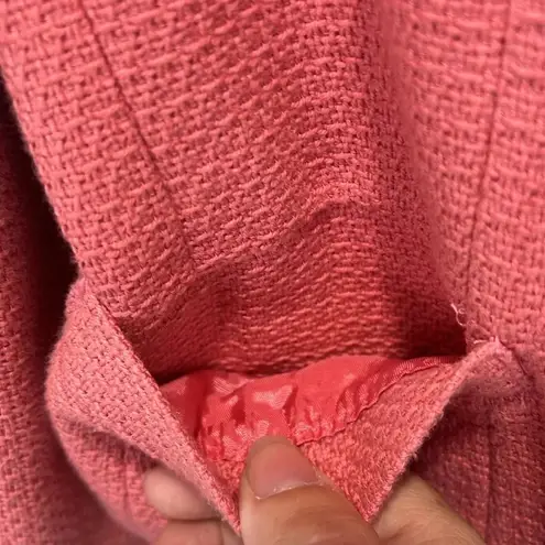 Petite Sophisticate Pretty pink vintage blazer size 2 textured blazer lined pleated cuffs neckline