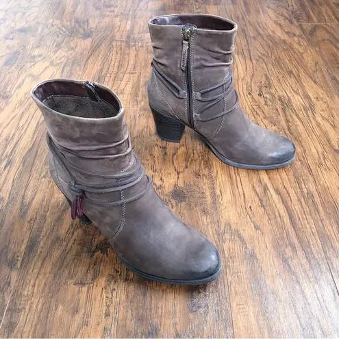 Tamaris • Lizudi ankle boots brown leather booties heeled fleece lined tassel Size 7.5