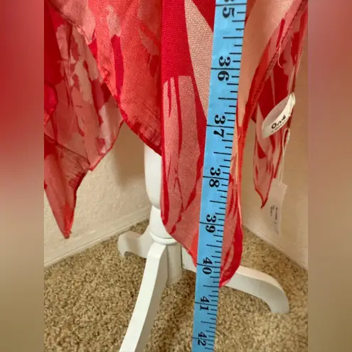 Lightweight Floral Monochrome Kimono. NEW Red Size undefined