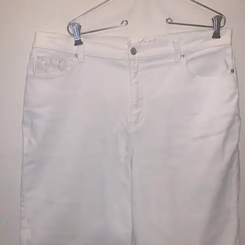 Gloria Vanderbilt Amanda Women's 16 White Bermuda Shorts All Around Slimming