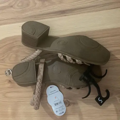 Wonder Nation Little & Big Girls
Dress Sandal, Sizes 5 NWT