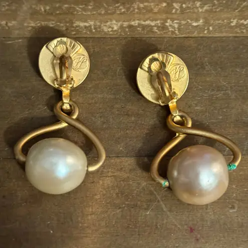 Karl Lagerfeld Vintage Karl Lagerfield chunky gold tone baroque pearl clip on earrings