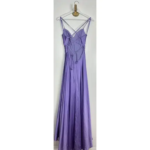 La Femme  Sleeveless Satin Gown in Lavender Size US 2