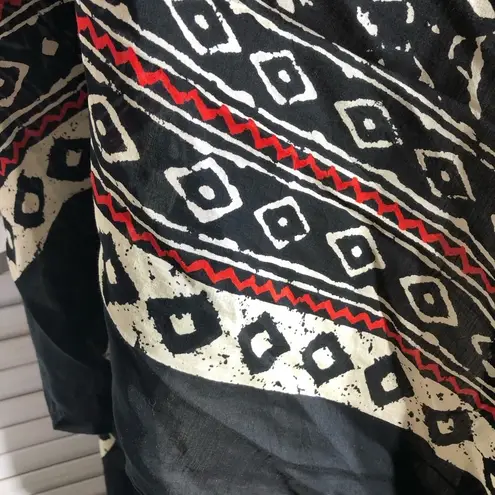 NWOT World Market Poncho Shawl Boho Fringe Triangular 100% Rayon Black/Cream Black Size 1X