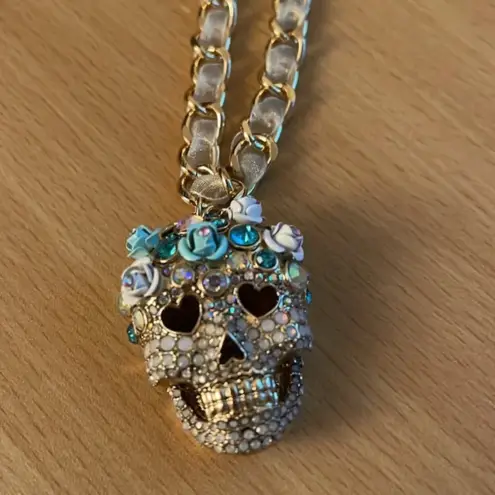 Betsey Johnson NWT Betsey Johsnon Sugar Skull Necklace
