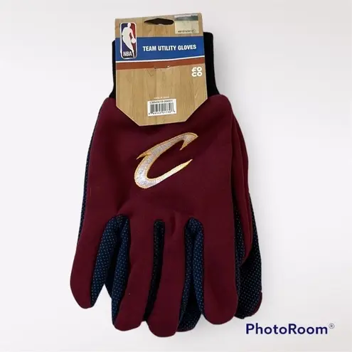 Nba  Team Cleveland Cavaliers utility gloves in burgundy one size