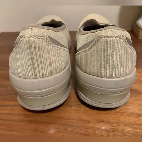 Bzees Women’s Rodeo Slip On Gold Shimmer size 10M