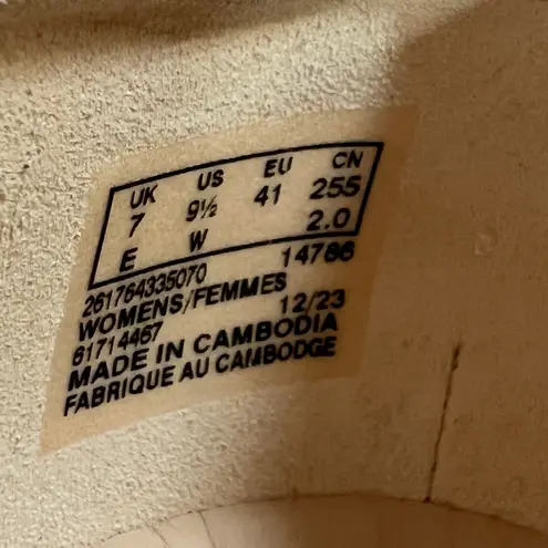 Clarks  Women's Lavender Leather Loafers Penny Platform Slip On‎ Size 9.5 W EU 41