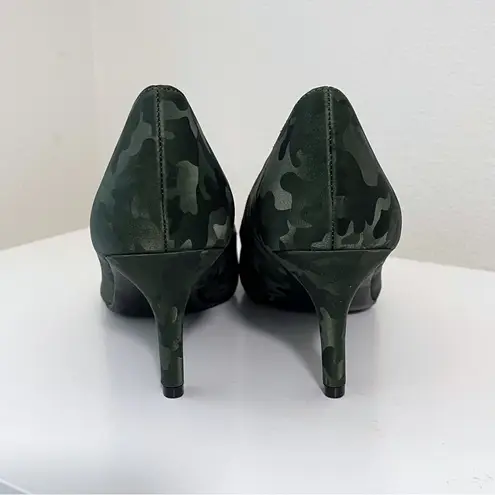 Life Stride Sevyn Hunter Camo Pointed Toe Pumps 9M