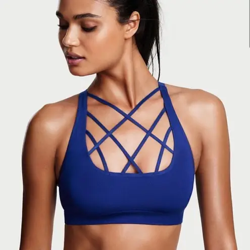 Victoria Sport Strappy-front Seamless Sport Bra