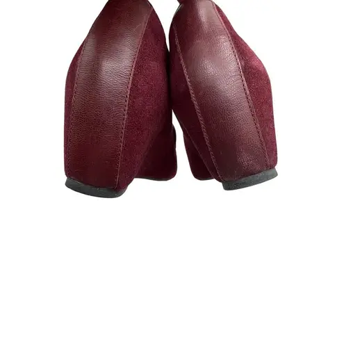 Hush Puppies Size 7.5 Burgundy Suede Slip-On Shoes Embroidered Detail