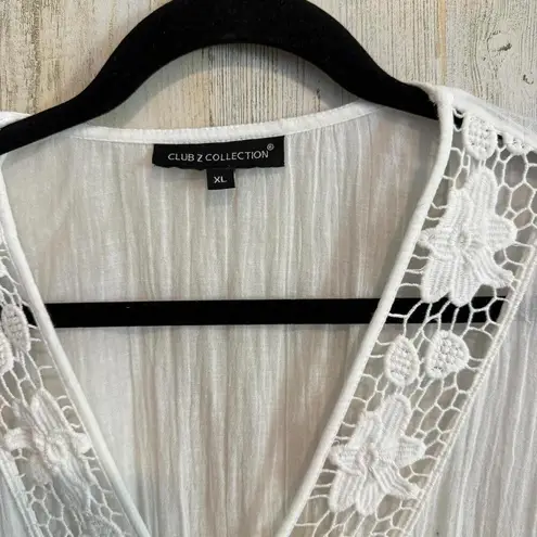 *Club Z Collection Women's XL White Lace Trim Kimono Swim Beach Summer