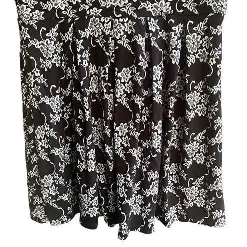 Paper Dolls Paper Doll Black and White Floral Skater Mini Dress Women's XL Stretch Casual
